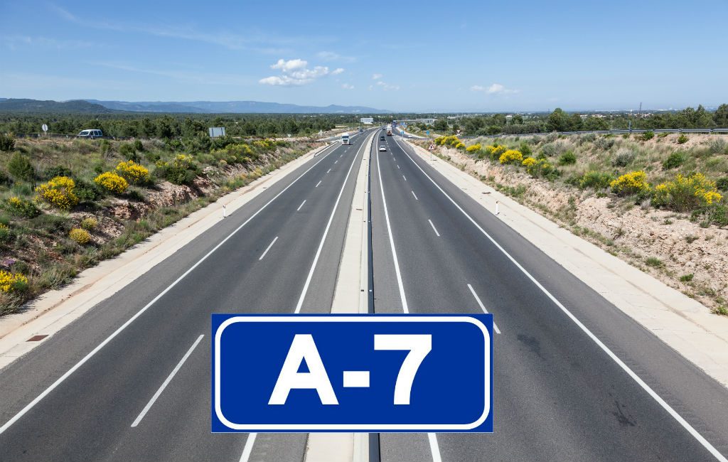 De tolvrije A-7 autoweg langs de Middellandse Zee