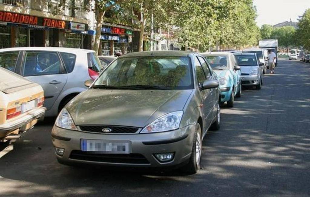 Dubbel parkeren: regels en boetes in Spanje